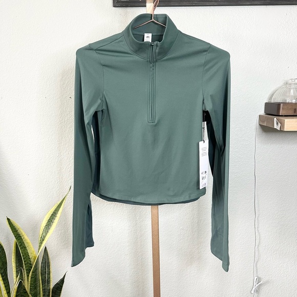 ALO | Softsculpt Precision 1/4 Zip Long Sleeve in Clover Green - Picture 1 of 5
